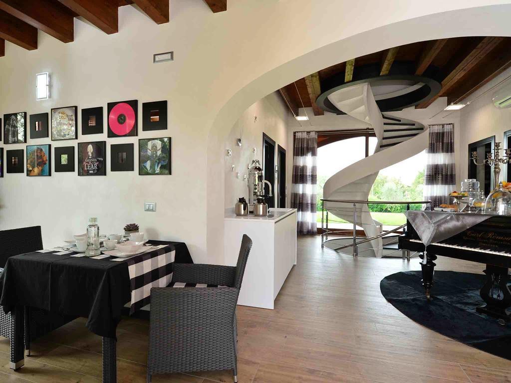 Deluxe King Studio,151876915:JPEG